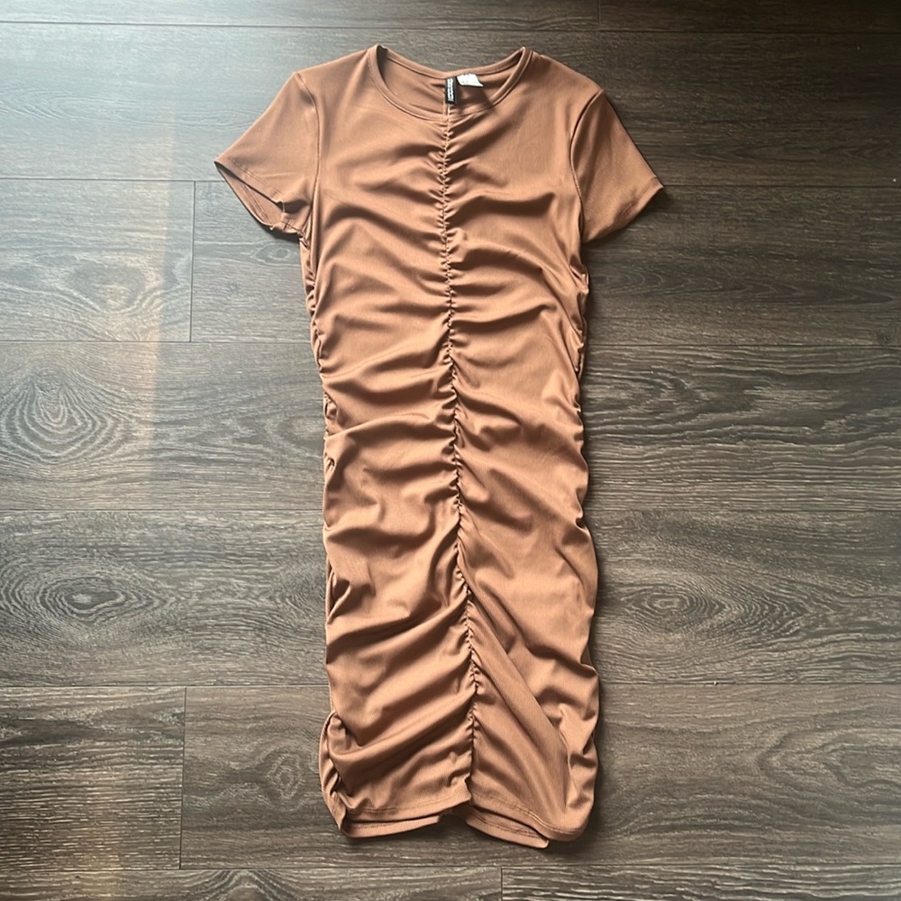 Brown Cinched Shortsleeve Bodycon Dress